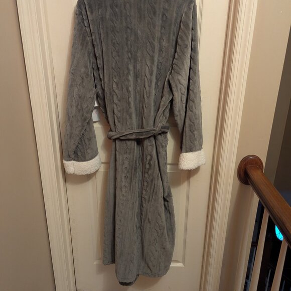⭐ Cozy and warm Robe - Picture 3 of 6